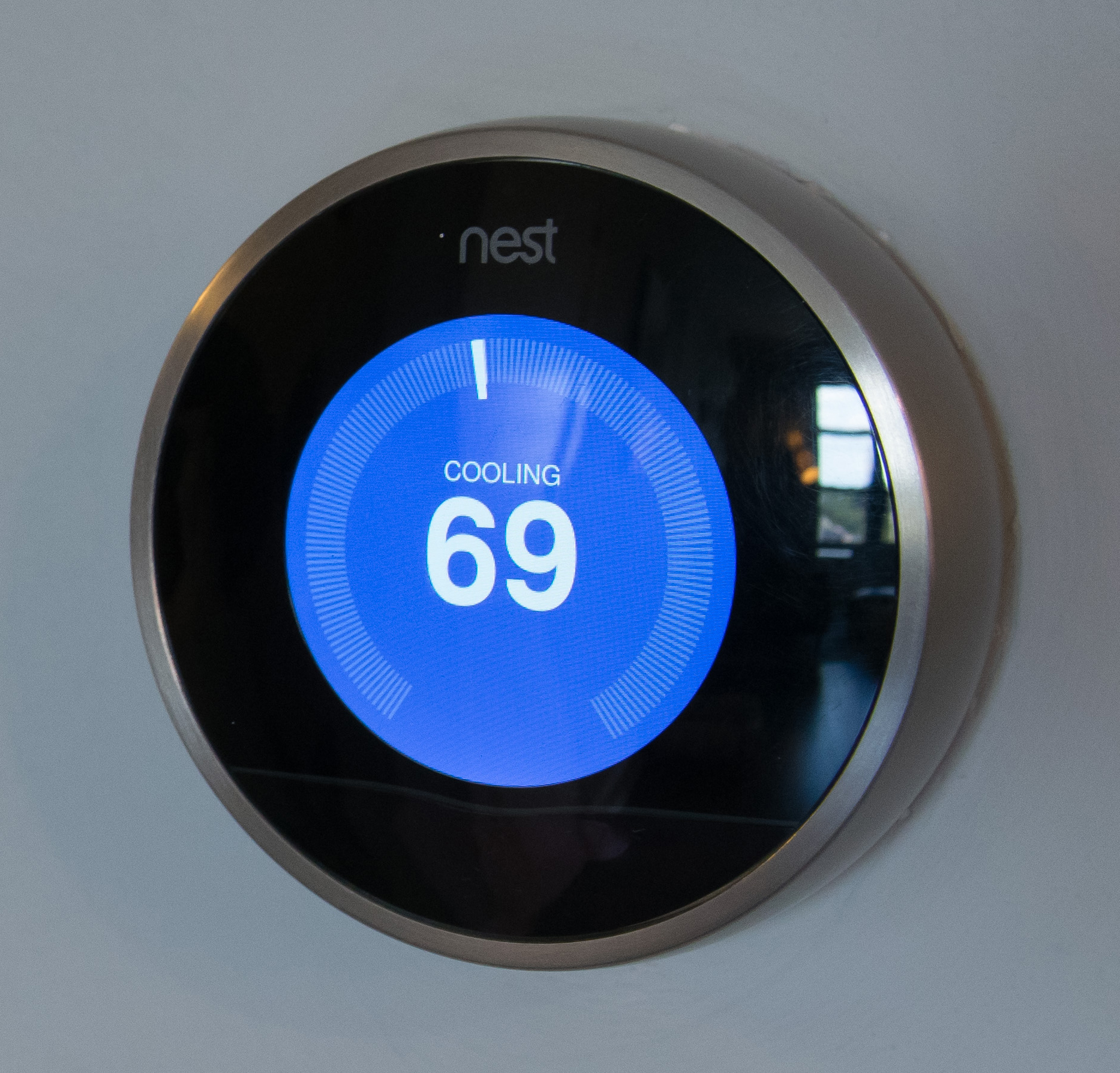 Hi-tech Nest learning thermostat